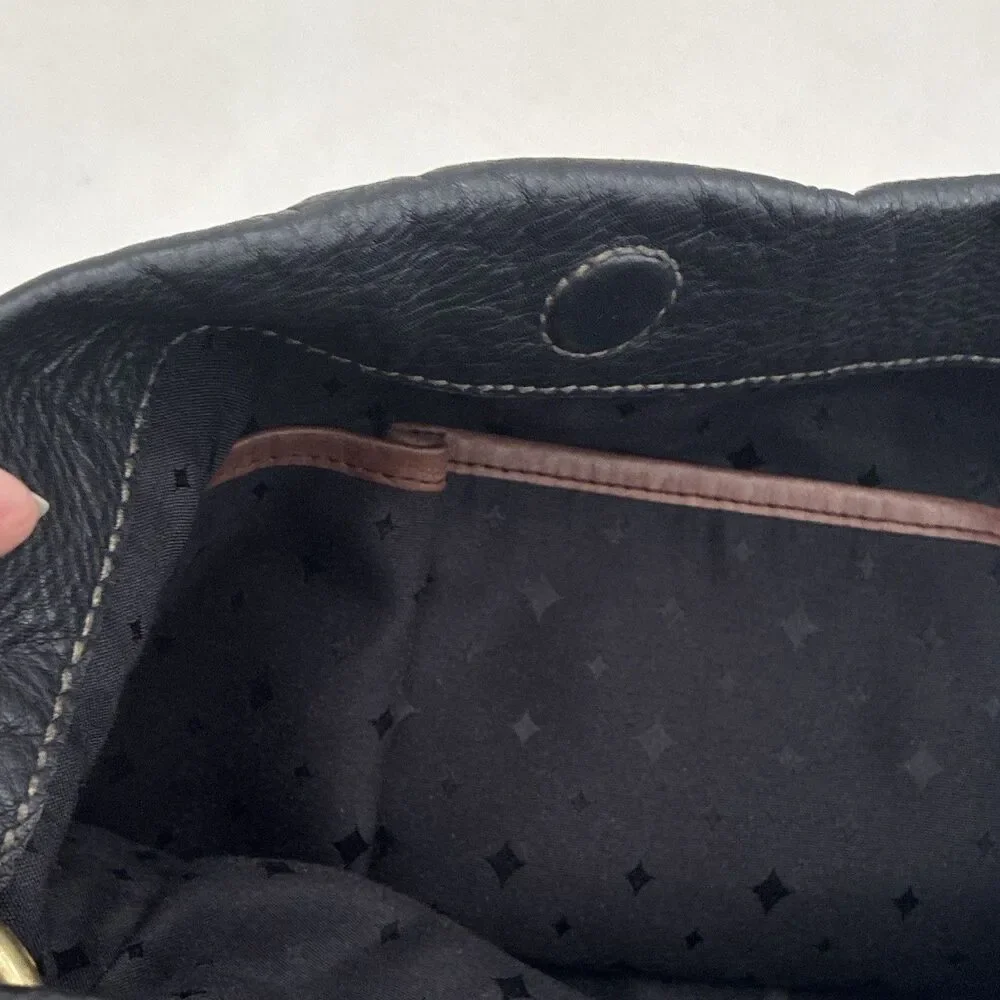 Fossil Black Pebbled Shoulder Bag Brown Strap Zip Lined Pockets Gold Key